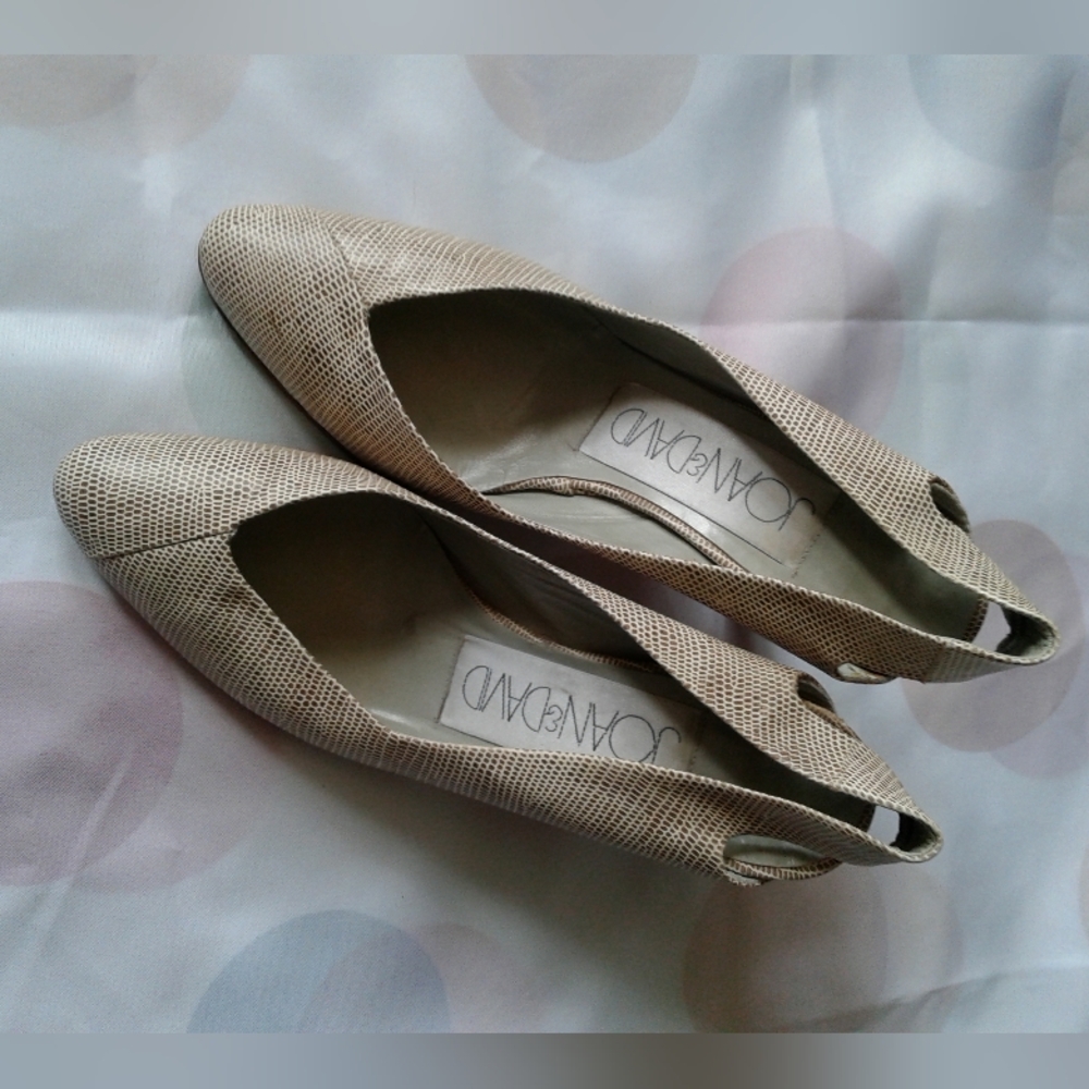 Shoes - Picture 3 of 8